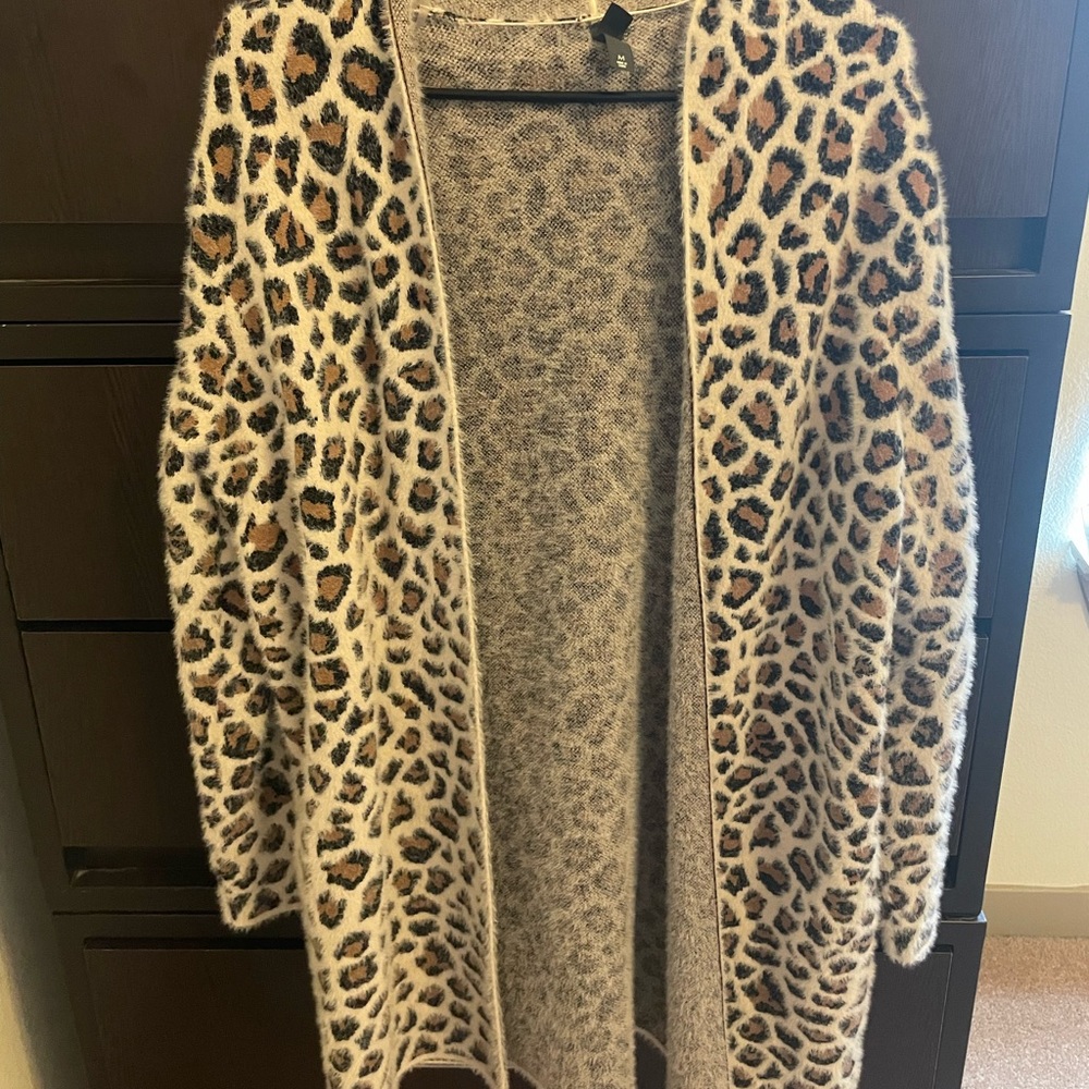 ALYA Sweater Never Worn - Size Medium